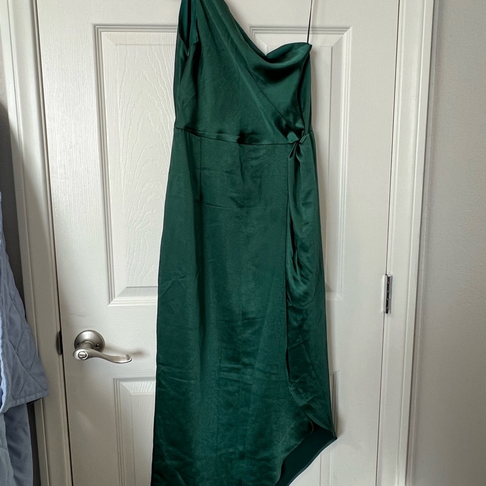 Chic One-Shoulder Green Dress